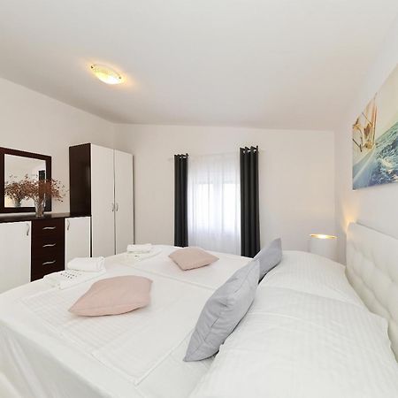 Apartments Rosini, 300M From The Beach With Shared Tavern And Bikes, Nin Kültér fotó