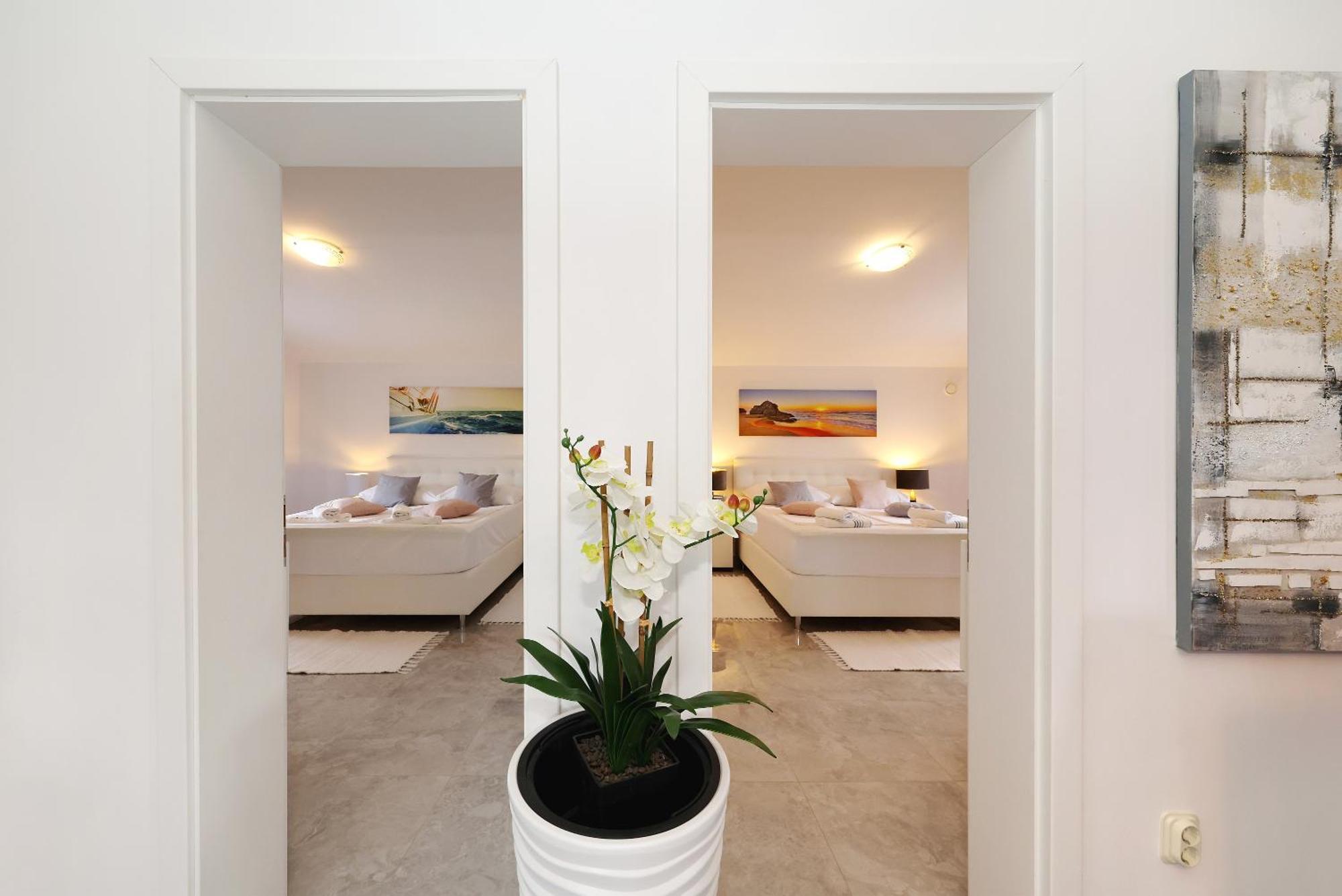 Apartments Rosini, 300M From The Beach With Shared Tavern And Bikes, Nin Kültér fotó
