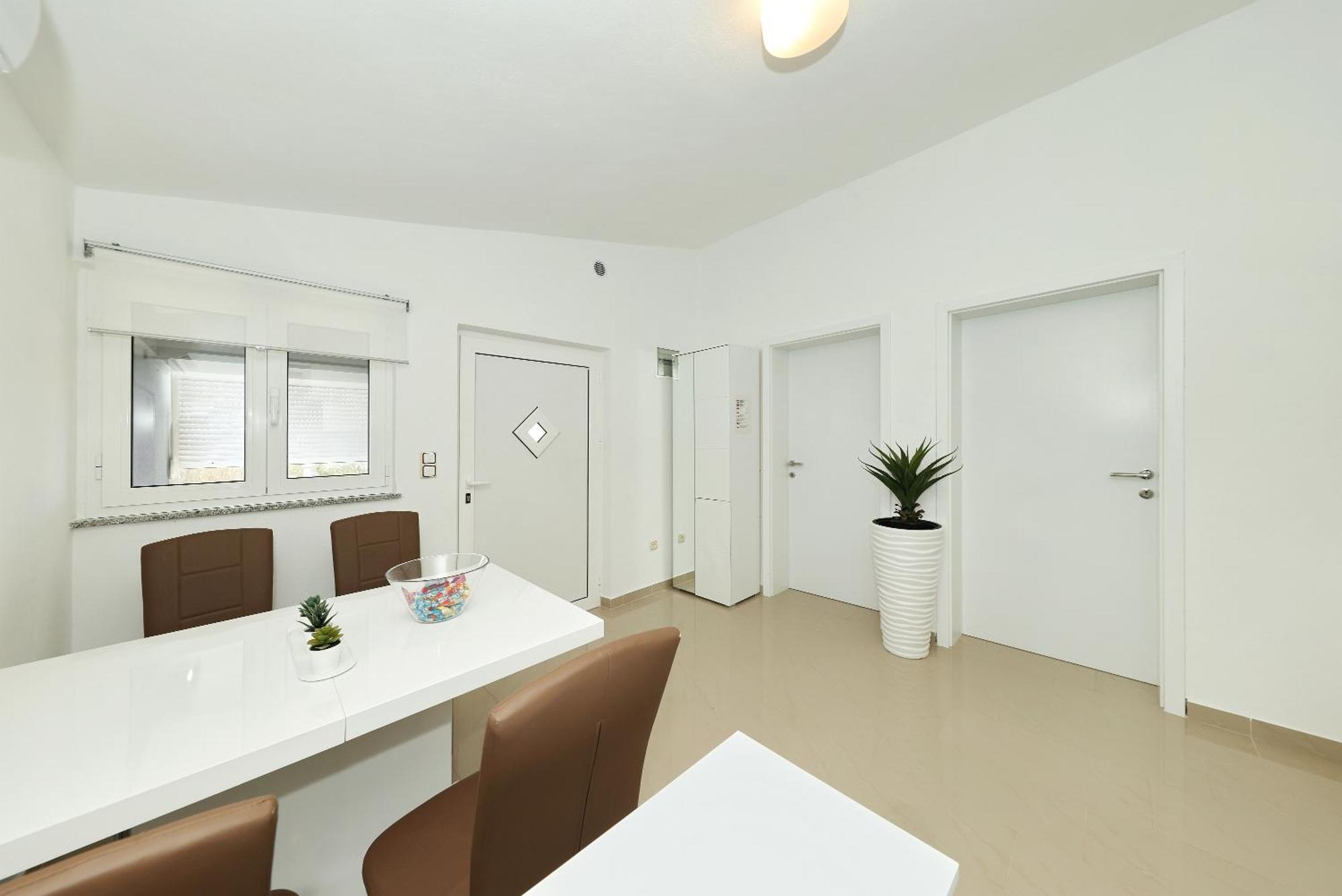 Apartments Rosini, 300M From The Beach With Shared Tavern And Bikes, Nin Kültér fotó
