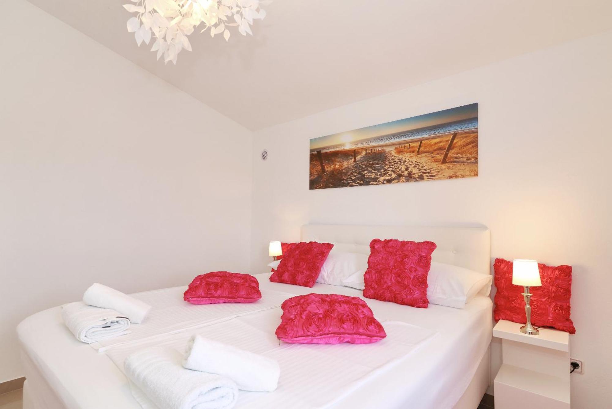 Apartments Rosini, 300M From The Beach With Shared Tavern And Bikes, Nin Kültér fotó