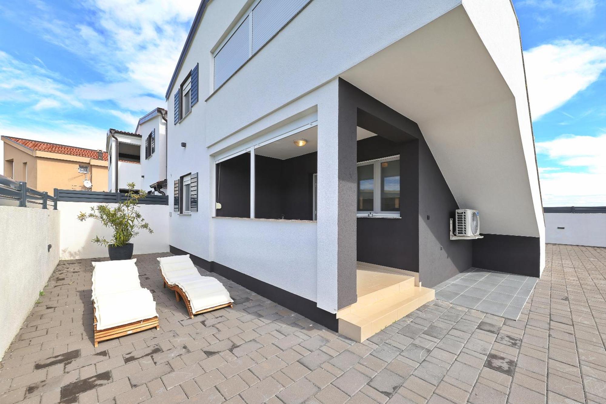 Apartments Rosini, 300M From The Beach With Shared Tavern And Bikes, Nin Kültér fotó