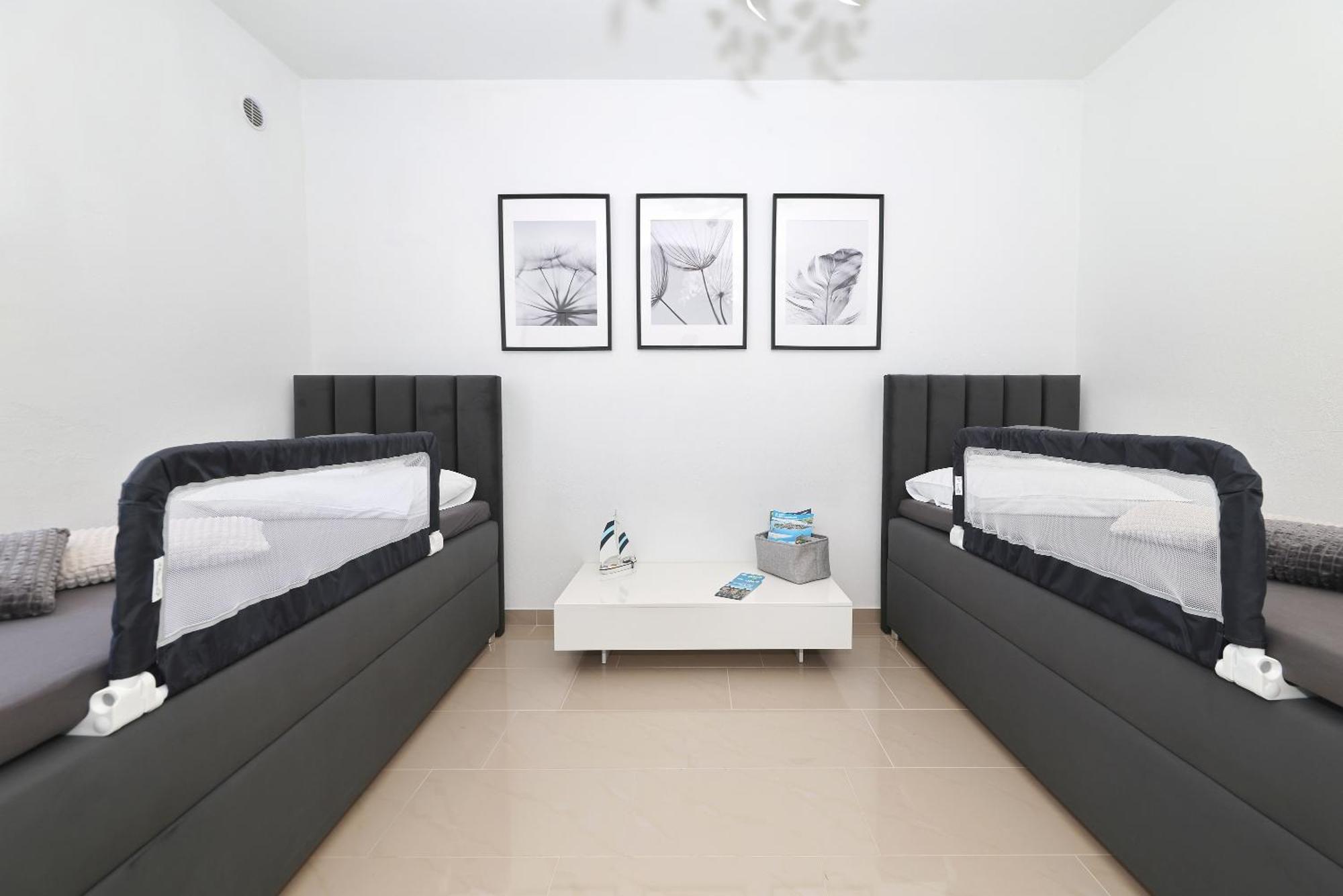 Apartments Rosini, 300M From The Beach With Shared Tavern And Bikes, Nin Kültér fotó