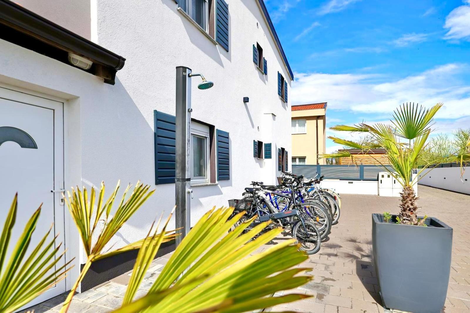 Apartments Rosini, 300M From The Beach With Shared Tavern And Bikes, Nin Kültér fotó