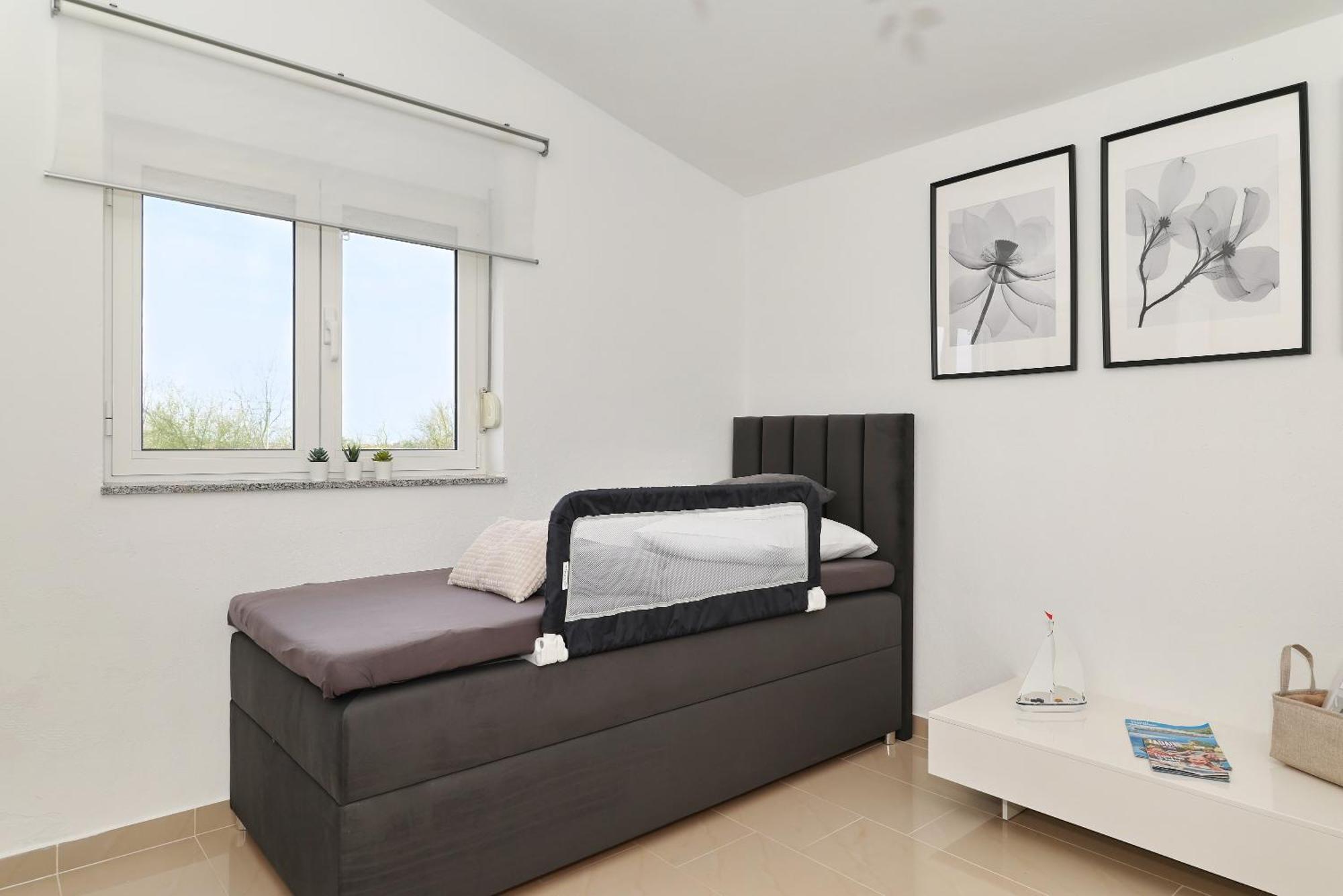 Apartments Rosini, 300M From The Beach With Shared Tavern And Bikes, Nin Kültér fotó
